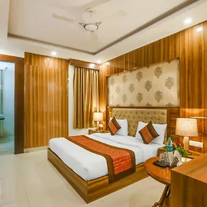 Almati - Near Delhi Airport *** Нью-Дели